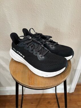 Altra Men’s Black and White Athletic Running Shoes